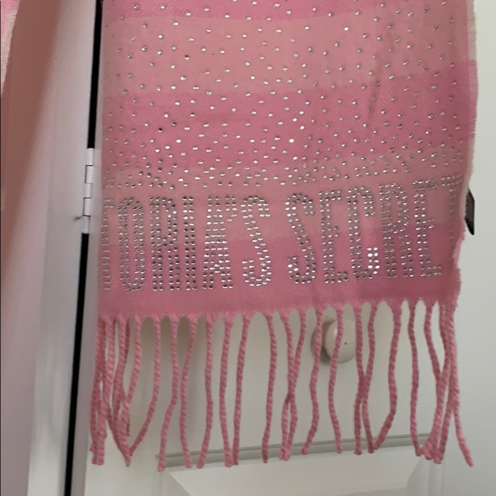 Scarf - Picture 2 of 2